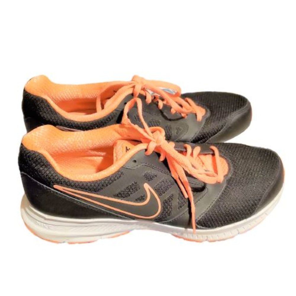 Nike DownShifter 6 Light Woman size 9  black and p